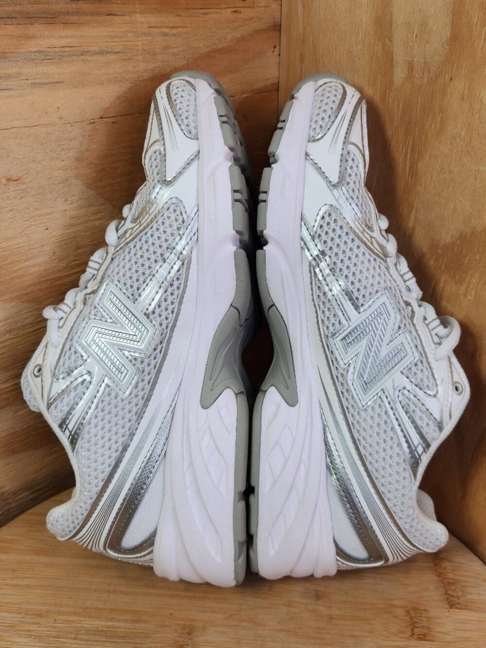 New Balance 740 Womens Casual Sneakers - Picture 7 of 9